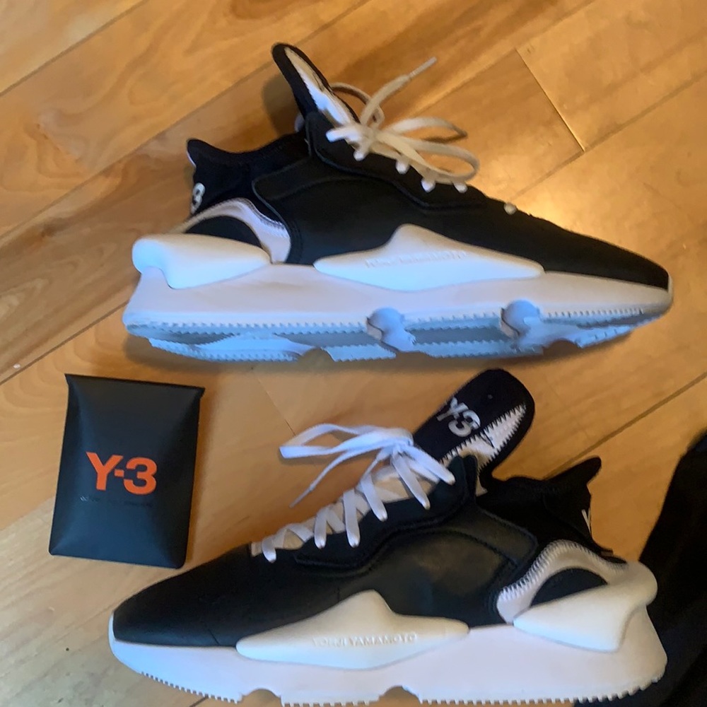Y-3 Adidas Size 9. Black/white